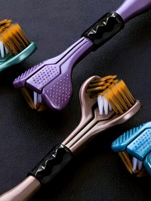 Set de cepillos de dientes manuales ergonómicos de 4 piezas, equipado con cabezales de cepillo de 3 lados, cerdas volcánicas doradas y agarre suave - Adecuado para adultos. El color del mango del cepillo es aleatorio.