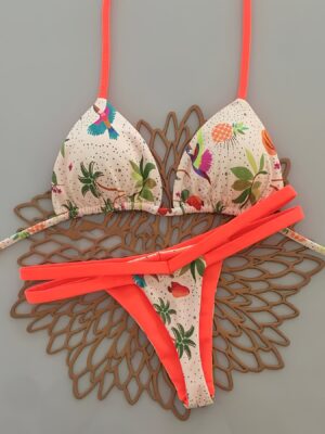 Bikini Halter con Elementos Tropicales para Base: Vibes de Vacaciones en la Isla