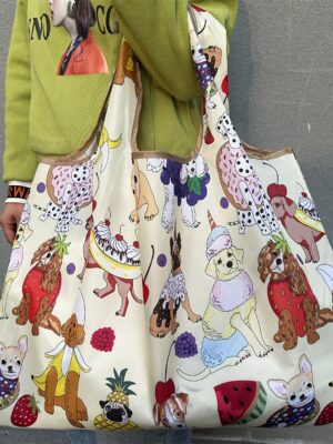 Bolsa de compras grande plegable con diseño de perro de dibujos animados de frutas, bolsa de supermercado de nailon resistente, bolsa de mano, bolsa de hombro para mujer, bolsa de mano adecuada para viajes y camping