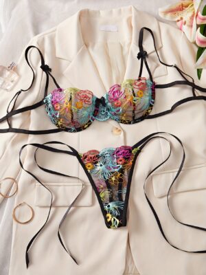 Conjunto de lencería de 2 piezas para mujer: sujetador de malla con bordado floral, aros y copas balcón, sujetador con lazos y tanga , creando un ambiente de puro deseo y seductor para el dormitorio de la pareja